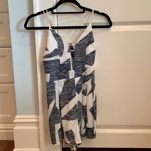 Stretchy fabric comfortable L’atiste romper
